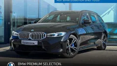 Black sapphire metallic Gebraucht 2024 BMW 320 M Sport Kombi | 41.250 € (Fairer Preis)