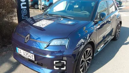 Gebraucht Renault R5 Iconic 110 kW (150 PS) 2024 Blau Kleinwagen
