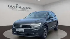 Grau Gebraucht 2024 VW Tiguan Life SUV | 33.390 € (Fairer Preis)