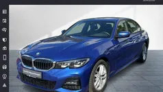 Portimao blau metallic (blau) Gebraucht 2020 BMW 330e M Sport Limousine | 31.890 € (Fairer Preis)