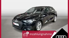 Brillantschwarz Gebraucht 2023 Audi A3 Sportback Sport Limousine | 25.420 €