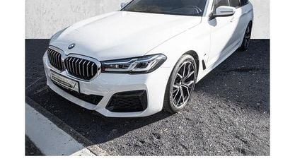 Gebraucht BMW 520 M Sport 190 PS (139 kW) 2023 Weiß Kombi
