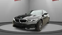 Black sapphire metallic Gebraucht 2022 BMW 320 Sport Line Kombi | 28.990 € (Fairer Preis)