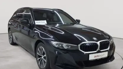 Gebraucht BMW 318 Sport Line 150 PS (110 kW) 2023 Saphirschwarz metallic Kombi