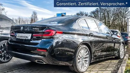 Gebraucht BMW 530e Luxury Line 184 PS (135 kW) 2023 Schwarz uni Limousine