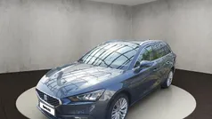 Magnetic grau metallic Gebraucht 2023 Seat Leon XCELLENCE Kombi | 23.480 € (Fairer Preis)