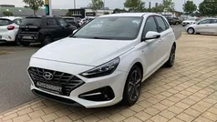 Weiss Gebraucht 2022 Hyundai i30 Trend Limousine | 19.990 € (Fairer Preis)