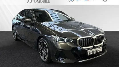 Gebraucht BMW 520 M Sport 197 PS (144 kW) 2025 Sophistograu brillanteffekt metallic Limousine