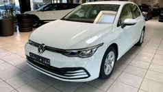 Pure white Gebraucht 2020 VW Golf VII Life Limousine | 21.980 € (Fairer Preis)