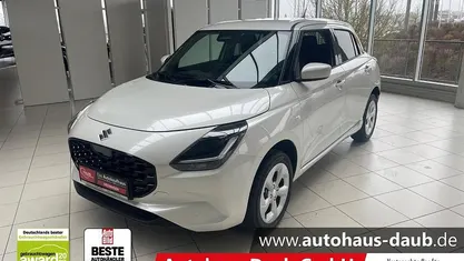 Gebraucht Suzuki Swift Comfort 83 PS (61 kW) 2025 Pure white pearl metallic Kleinwagen