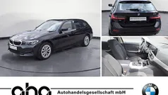 Schwarz Gebraucht 2022 BMW 318 Sport Line Kombi | 22.990 € (Superpreis)