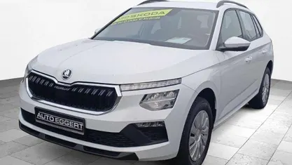 Moonweiss metallic Neu 2025 Skoda Kamiq Essence SUV | 24.489 € (Fairer Preis)