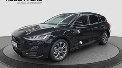 Agate black Gebraucht 2024 Ford Focus ST-Line Kombi | 25.690 € (Fairer Preis)