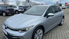 Silber metallic Gebraucht 2024 VW Golf VIII Life Limousine | 25.749 € (Fairer Preis)