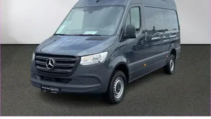 Gebraucht Mercedes Sprinter 170 PS (125 kW) 2024 Grau Van