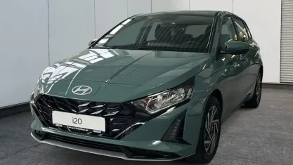 Usado Hyundai i20 Trend 101 CV (74 kW) 2025 Verde Utilitario