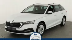 Moon weiß metallic Gebraucht 2024 Skoda Octavia Ambition Kombi | 30.995 € (Fairer Preis)