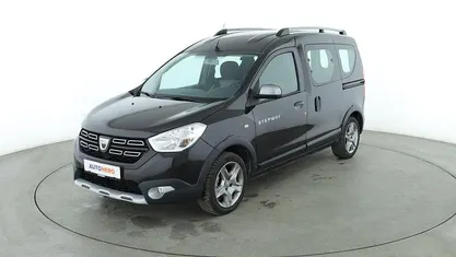 Schwarz Gebraucht 2020 Dacia Dokker Stepway Van / Kleinbus | 16.590 € (Fairer Preis)