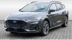 Grau Gebraucht 2023 Ford Focus ST-Line Limousine | 25.910 € (Fairer Preis)