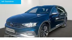 Blau Gebraucht 2023 VW Passat Alltrack Kombi | 32.950 € (Fairer Preis)