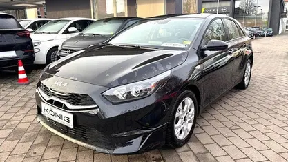 Schwarz Gebraucht 2023 Kia Ceed Edition 7 Kleinwagen | 17.999 € (Fairer Preis)