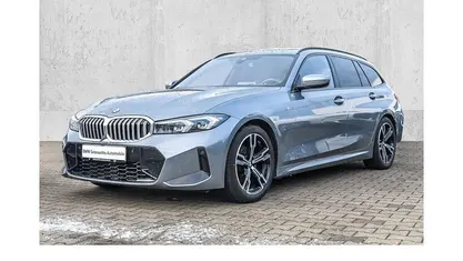 Grau Gebraucht 2024 BMW 320 M Sport Kombi | 38.990 € (Guter Preis)