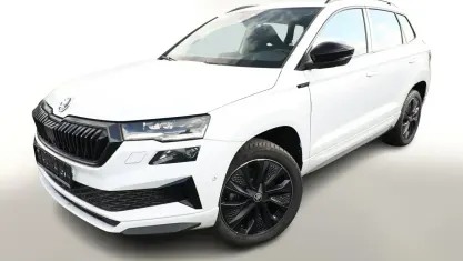 Neu Skoda Karoq SportLine 150 PS (110 kW) 2026 Moonweiß perleffekt SUV