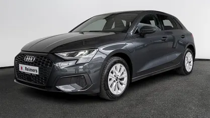 Grau Gebraucht 2022 Audi A3 Sportback e-tron Basis Kleinwagen | 22.849 € (Guter Preis)