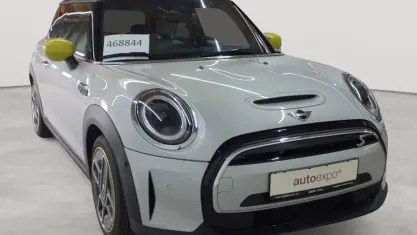 Käytetty Mini Cooper SE 135 kW (184 HP) 2022 Valkoinen Viistoperä