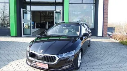 Usata Skoda Octavia Style 150 CV (110 kW) 2023 Nero Station wagon