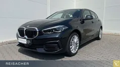 Saphirschwarz Gebraucht 2024 BMW 120 Advantage Kleinwagen | 28.749 € (Superpreis)