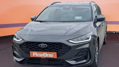 Magneticgrau (metallic) Gebraucht 2024 Ford Focus ST-Line Kombi | 21.760 € (Superpreis)