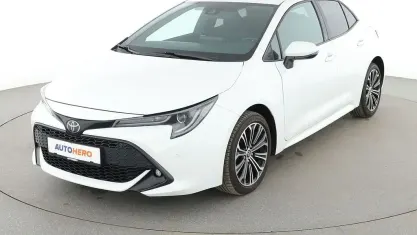 Gebraucht Toyota Corolla Team 116 PS (85 kW) 2021 Weiß Limousine