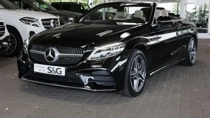 Gebraucht Mercedes C200 AMG 184 PS (135 kW) 2020 Obsidianschwarz Cabrio