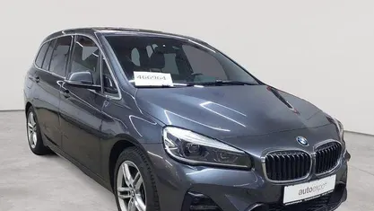 Gebraucht BMW 220 Gran Tourer M Sport 178 PS (130 kW) 2022 Mineralgrau metallic Van / Kleinbus