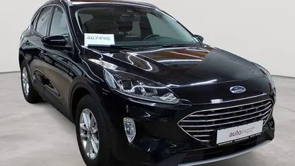 Gebraucht Ford Kuga Titanium 120 PS (88 kW) 2023 Agate black metallic SUV