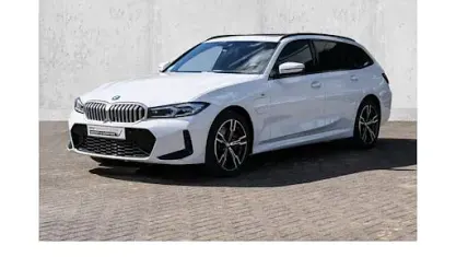 Gebraucht BMW 330e M Sport 292 PS (214 kW) 2025 Weiß Kombi