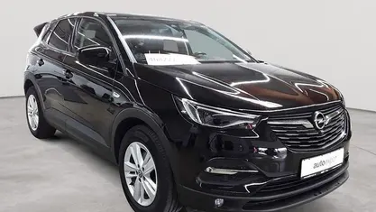 Second-hand Opel Grandland X Business Edition 131 CP (96 kW) 2020 Negru SUV
