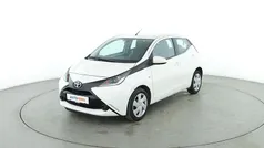 Weiß Gebraucht 2016 Toyota Aygo X-play Kleinwagen | 8.860 € (Fairer Preis)