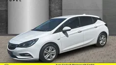 Weiß Gebraucht 2016 Opel Astra Active Limousine | 10.600 € (Fairer Preis)