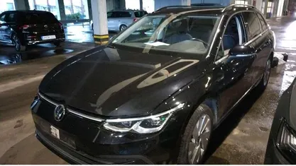Second-hand VW Golf VIII Style 190 CP (139 kW) 2023 Negru Break