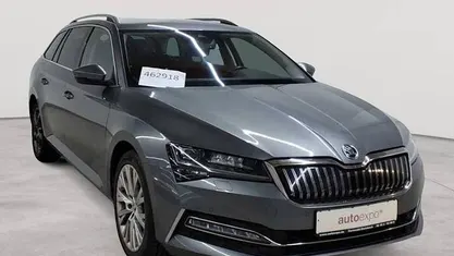 Graphitgrau metallic Gebraucht 2022 Skoda Superb Style Kombi | 20.090 € (Fairer Preis)