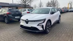 Weiß Gebraucht 2023 Renault Mégane Evolution Limousine | 29.449 € (Fairer Preis)