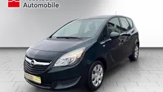 Grün Gebraucht 2016 Opel Meriva Edition Van / Kleinbus | 9.880 € (Teuer)
