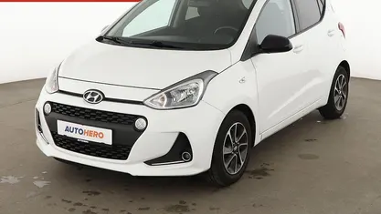 Gebraucht Hyundai i10 87 PS (63 kW) 2019 Weiß Kleinwagen