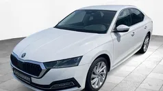 Weiss Gebraucht 2022 Skoda Octavia Style Limousine | 25.950 € (Guter Preis)