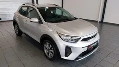 Silber Gebraucht 2023 Kia Stonic Vision SUV | 17.990 € (Guter Preis)