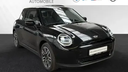 Gebraucht Mini Cooper 135 kW (184 PS) 2025 Midnight black ii metallic Kleinwagen