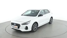 Weiß Gebraucht 2017 Hyundai i30 Intro Edition Limousine | 11.780 € (Fairer Preis)