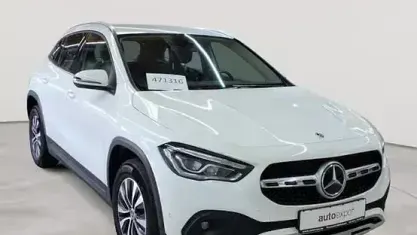 Gebraucht Mercedes GLA200 Style 150 PS (110 kW) 2021 Polarweiß SUV